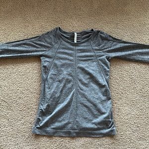 Athleta Long Sleeve Running Shirt XS
